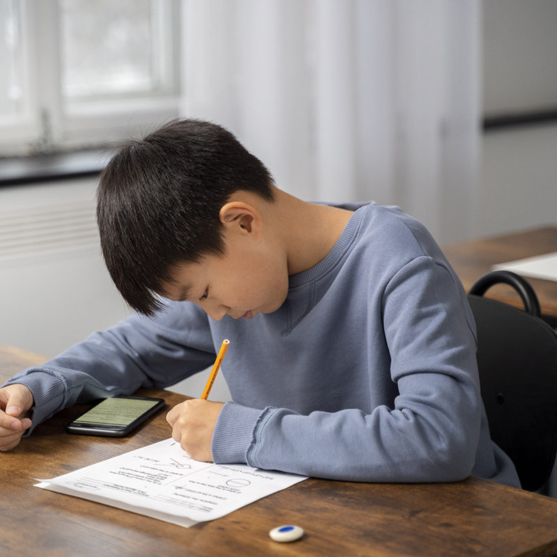 boy-comprehending-chinese